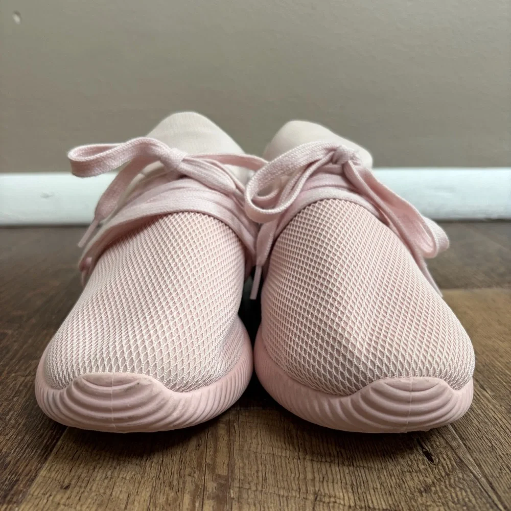 Lucy Avenue Blush Pink Slip-On Athletic Sneakers Athleisure Ballet Shoe 8.5 EUC